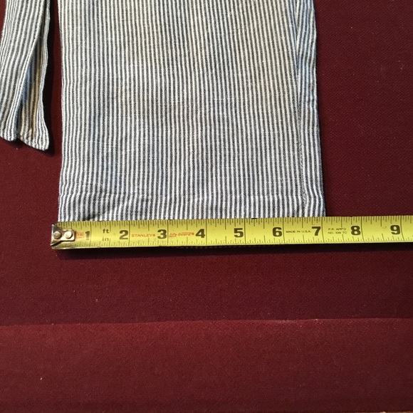 Woman’s pin stripe ankle pants - Picture 2 of 5